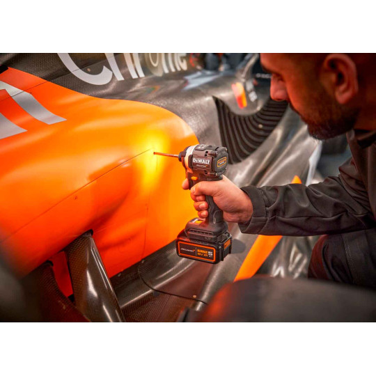 Купити Шурупокрут ударний McLaren F1 TEAM LIMITED EDITION DeWALT DCF85MP2T. Офіційний магазин Toolmaster Україна. Фірмовий інструмент та обладнання, офіційна гарантія