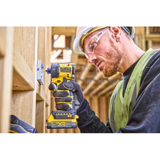 Купити Шурупокрут ударний гідравлічний акумуляторний безщітковий DeWALT DCF870N. Офіційний магазин Toolmaster Україна. Фірмовий інструмент та обладнання, офіційна гарантія