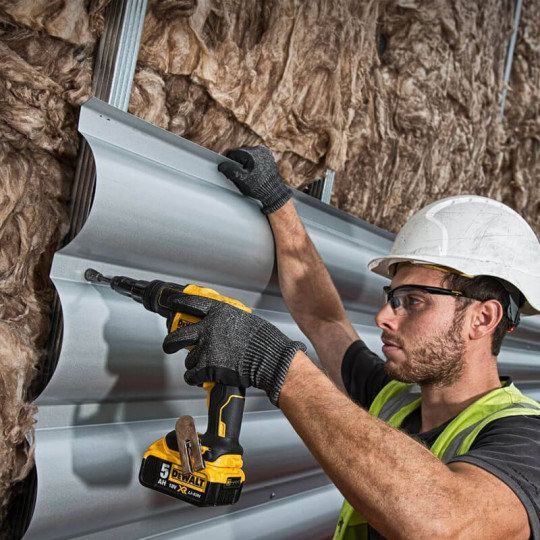 Купити Шурупокрут акумуляторний безщітковий DeWALT DCF622N. Офіційний магазин Toolmaster Україна. Фірмовий інструмент та обладнання, офіційна гарантія