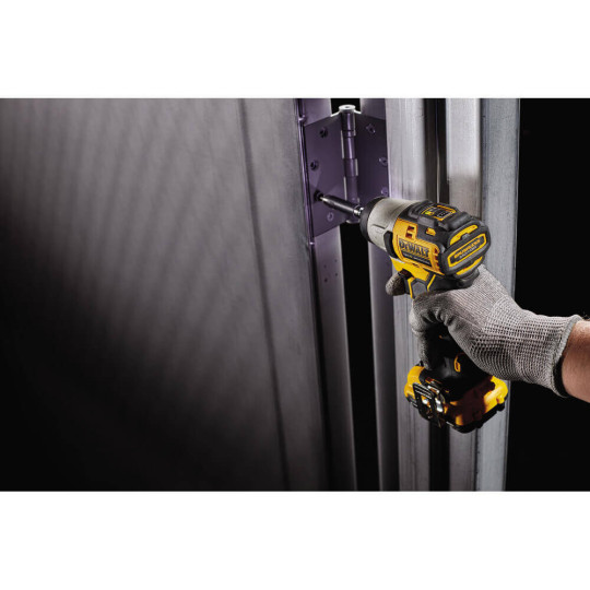 Купити Шурупокрут акумуляторний ударний безщітковий DeWALT DCF801N. Офіційний магазин Toolmaster Україна. Фірмовий інструмент та обладнання, офіційна гарантія