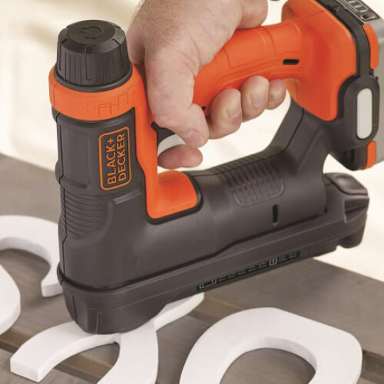 Купити Степлер акумуляторний BLACK+DECKER BDCT12N. Офіційний магазин Toolmaster Україна. Фірмовий інструмент та обладнання, офіційна гарантія