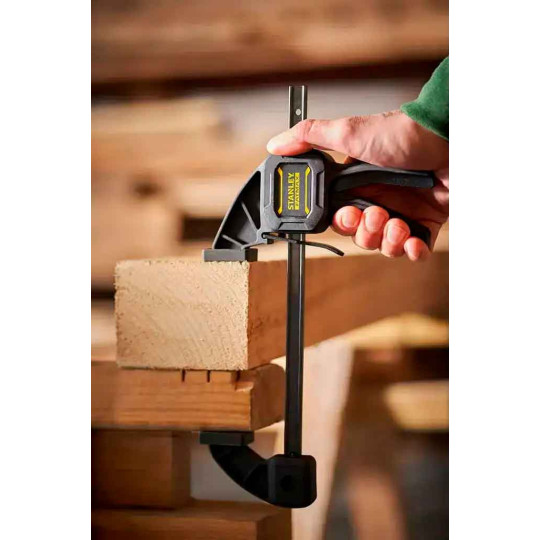 Купити Струбцина FatMax XL триггерная с максимальным усилием сжатия 270 кг STANLEY FMHT0-83213. Официальный магазин Toolmaster Украина. Фирменный инструмент и оборудование, официальная гарантия