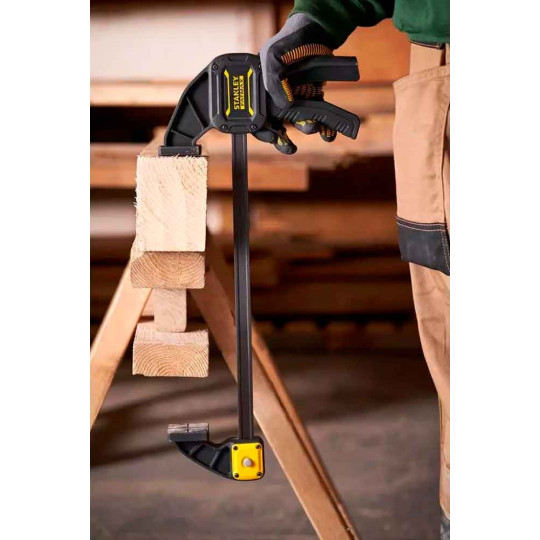 Купити Струбцина FatMax XL триггерная с максимальным усилием сжатия 270 кг STANLEY FMHT0-83213. Официальный магазин Toolmaster Украина. Фирменный инструмент и оборудование, официальная гарантия