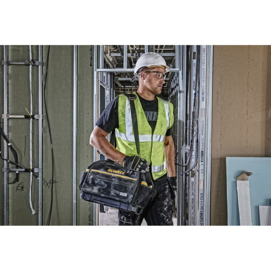 Купити Сумка закритого типу DeWALT DWST82991-1. Офіційний магазин Toolmaster Україна. Фірмовий інструмент та обладнання, офіційна гарантія
