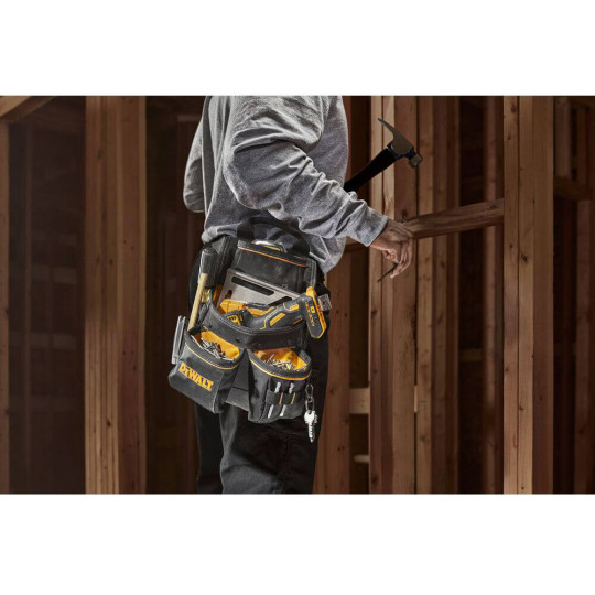 Купити Професійна сумка для інструментів з ременем DeWALT DWST40201-1. Офіційний магазин Toolmaster Україна. Фірмовий інструмент та обладнання, офіційна гарантія
