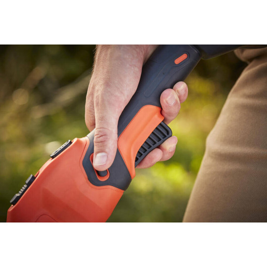 Купити Триммер аккумуляторный бесщеточный BLACK+DECKER BCSTE636L1. Официальный магазин Toolmaster Украина. Фирменный инструмент и оборудование, официальная гарантия