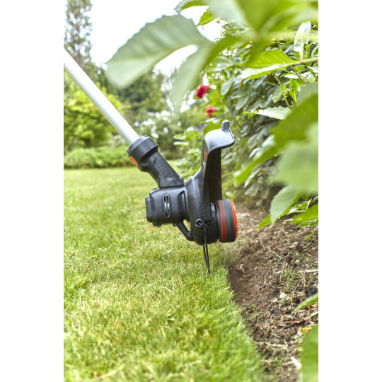 Купити Триммер аккумуляторный бесщеточный BLACK+DECKER BCSTE636L1. Официальный магазин Toolmaster Украина. Фирменный инструмент и оборудование, официальная гарантия
