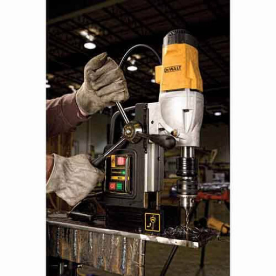 Купити Верстат свердлильний мережевий магнітний DeWALT DWE1622K. Офіційний магазин Toolmaster Україна. Фірмовий інструмент та обладнання, офіційна гарантія