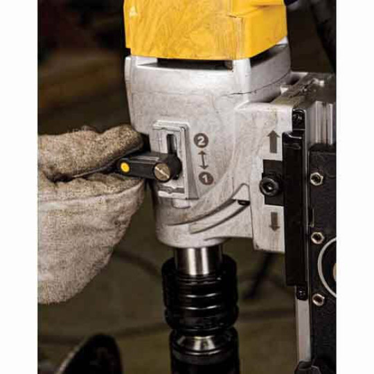 Купити Верстат свердлильний мережевий магнітний DeWALT DWE1622K. Офіційний магазин Toolmaster Україна. Фірмовий інструмент та обладнання, офіційна гарантія
