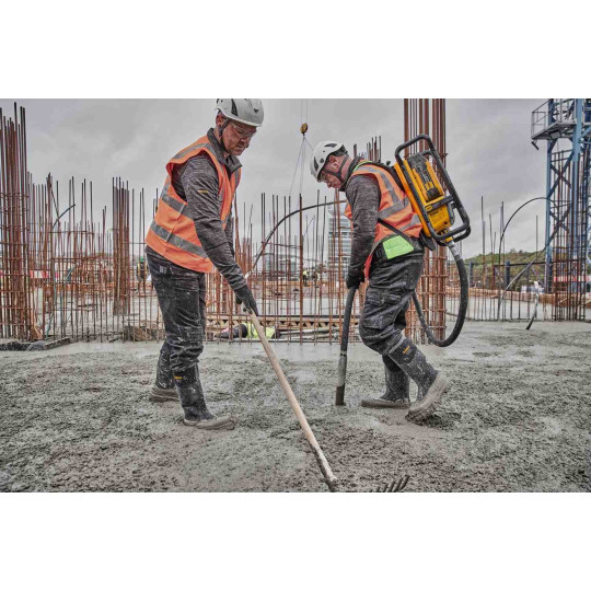 Купити Вібратор-наплічник глибинний акумуляторний POWERSHIFT DeWALT DCPS310N. Офіційний магазин Toolmaster Україна. Фірмовий інструмент та обладнання, офіційна гарантія