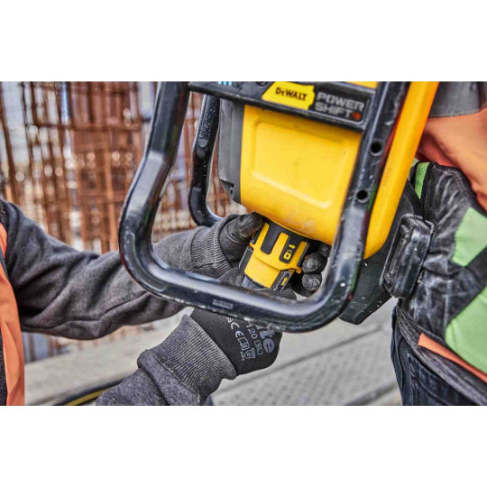 Купити Вібратор-наплічник глибинний акумуляторний POWERSHIFT DeWALT DCPS310N. Офіційний магазин Toolmaster Україна. Фірмовий інструмент та обладнання, офіційна гарантія