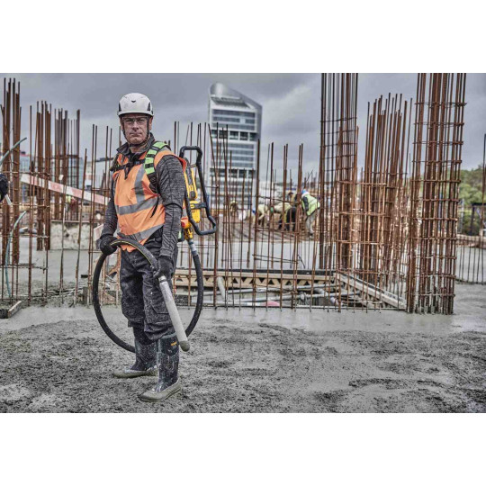 Купити Вібратор-наплічник глибинний акумуляторний POWERSHIFT DeWALT DCPS310N. Офіційний магазин Toolmaster Україна. Фірмовий інструмент та обладнання, офіційна гарантія