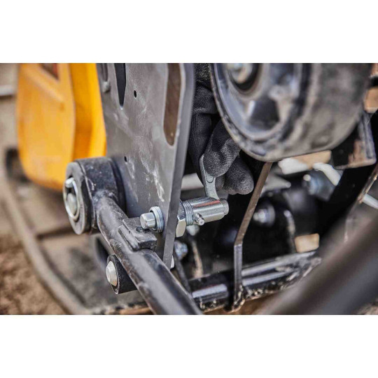 Купити Виброплита прямоходная аккумуляторная POWERSHIFT DeWALT DCPS7154N. Официальный магазин Toolmaster Украина. Фирменный инструмент и оборудование, официальная гарантия