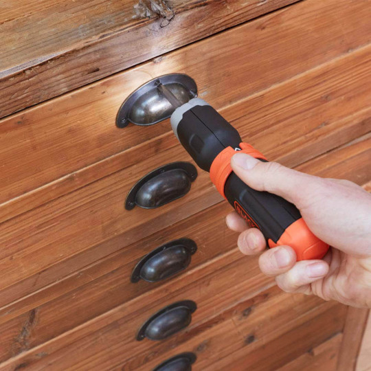 Купити Отвертка аккумуляторная BLACK+DECKER BCF601C. Официальный магазин Toolmaster Украина. Фирменный инструмент и оборудование, официальная гарантия