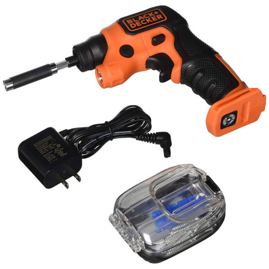 Купити Викрутка-ліхтар акумуляторна BLACK+DECKER BDCSFS30C. Офіційний магазин Toolmaster Україна. Фірмовий інструмент та обладнання, офіційна гарантія