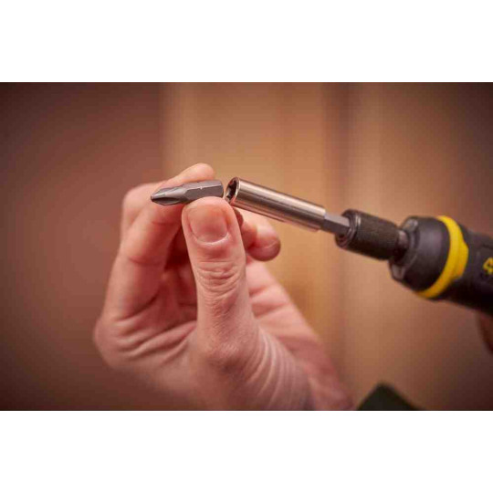 Купити Отвертка - набор аккумуляторная Power-Assist, 4В, 1.5 Ач STANLEY FMHT66719-0. Официальный магазин Toolmaster Украина. Фирменный инструмент и оборудование, официальная гарантия