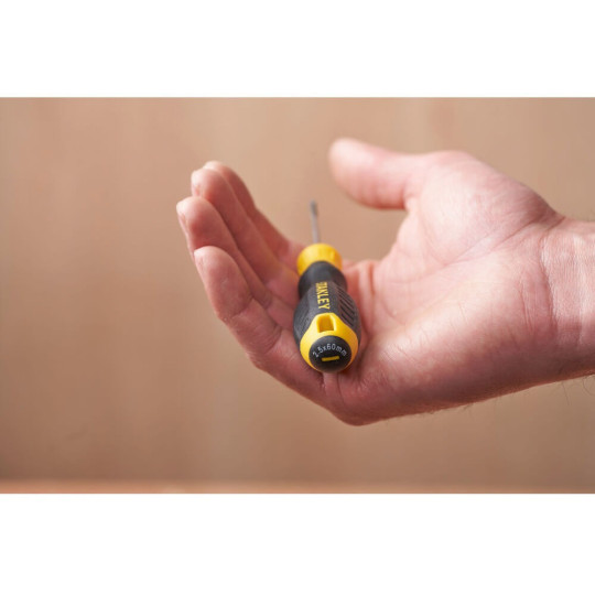 Купити Викрутка Cushion Grip довжиною 60 мм з паралельним жалом під шліц SL 2.5 STANLEY STHT16151-0. Офіційний магазин Toolmaster Україна. Фірмовий інструмент та обладнання, офіційна гарантія