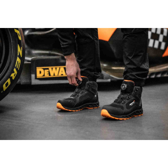 Купити Обувь рабочая TRACTION McLaren F1 Team DeWALT DXFWMC50339-126-10. Официальный магазин Toolmaster Украина. Фирменный инструмент и оборудование, официальная гарантия