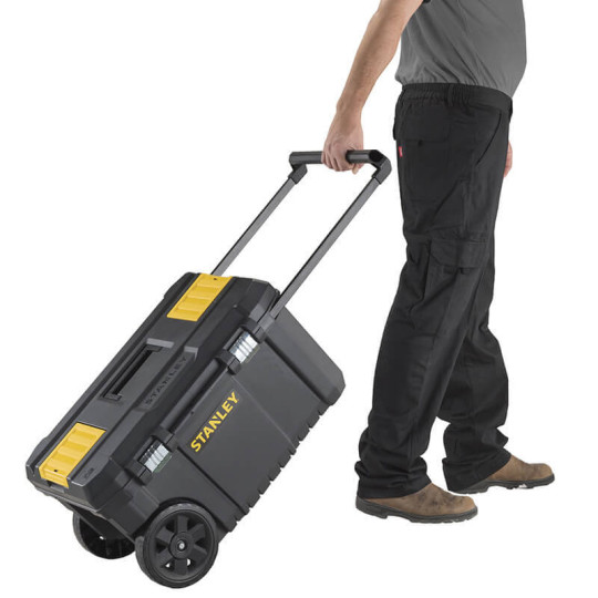Купити Ящик великого об’єму ESSENTIAL CHEST, розміри 665x404x344 мм, з колесами STANLEY STST1-80150. Офіційний магазин Toolmaster Україна. Фірмовий інструмент та обладнання, офіційна гарантія
