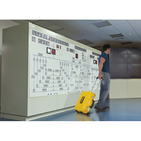 Купити Ящик техника FATMAX®, 540 х 400 х 435 мм, армированный стекловолокном, оснащенный колесами STANLEY FMST1-72383. Официальный магазин Toolmaster Украина. Фирменный инструмент и оборудование, официальная гарантия