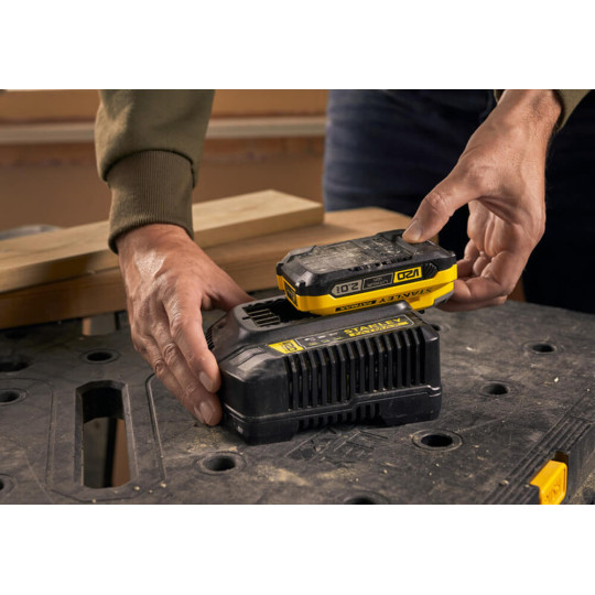 Купити Зарядний пристрій та 2 акумулятора 18В STANLEY FATMAX SFMCB12D2. Офіційний магазин Toolmaster Україна. Фірмовий інструмент та обладнання, офіційна гарантія