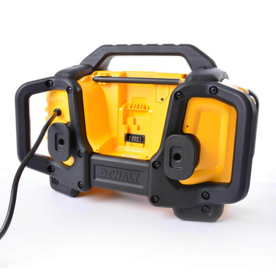 Купити Зарядний пристрій-радіоприймач DeWALT DCR027. Офіційний магазин Toolmaster Україна. Фірмовий інструмент та обладнання, офіційна гарантія